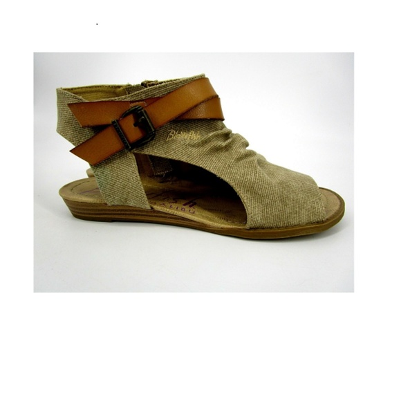 Blowfish Balla Gladiator Canvas Buckle Strap Shoe - Picture 2 of 8